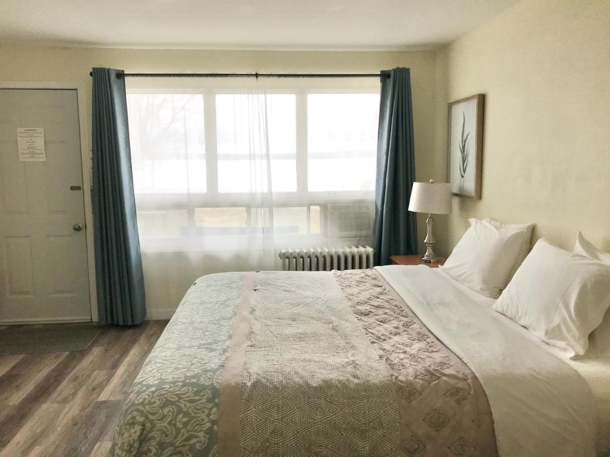 Lakeside Inn Orillia Bagian luar foto