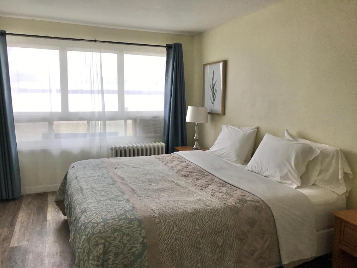 Lakeside Inn Orillia Bagian luar foto