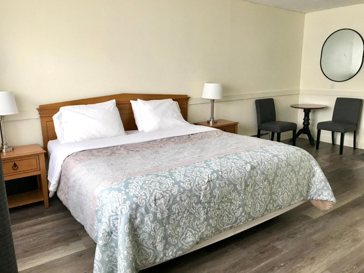 Lakeside Inn Orillia Bagian luar foto