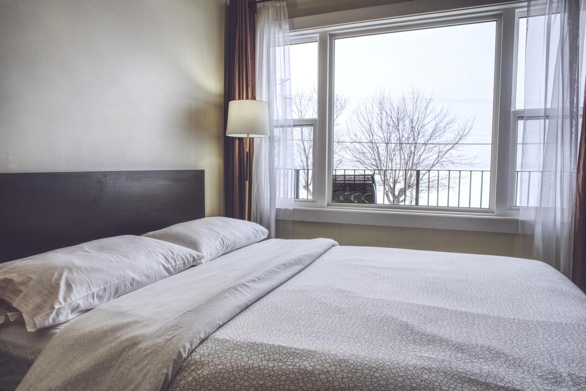 Lakeside Inn Orillia Bagian luar foto