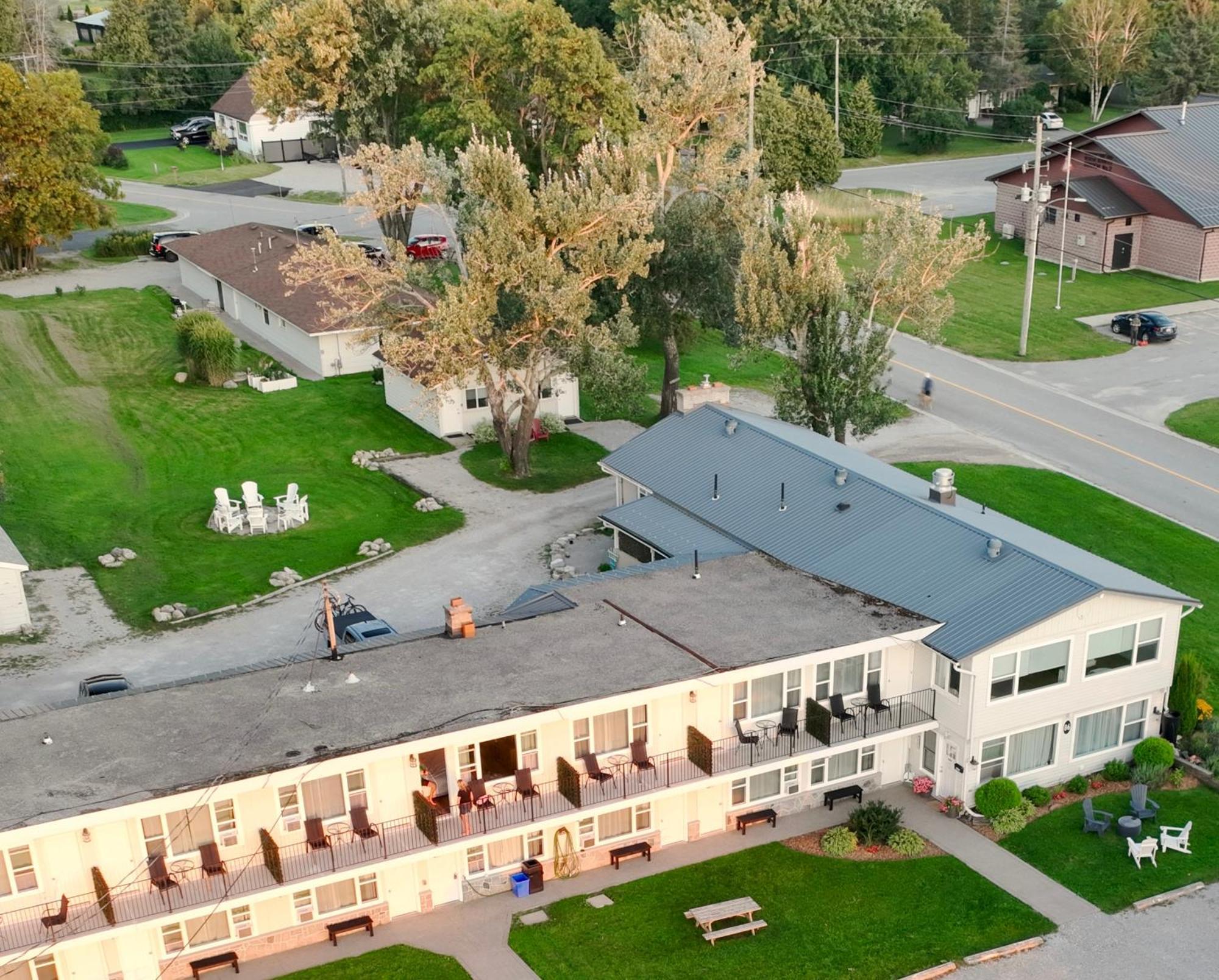 Lakeside Inn Orillia Bagian luar foto