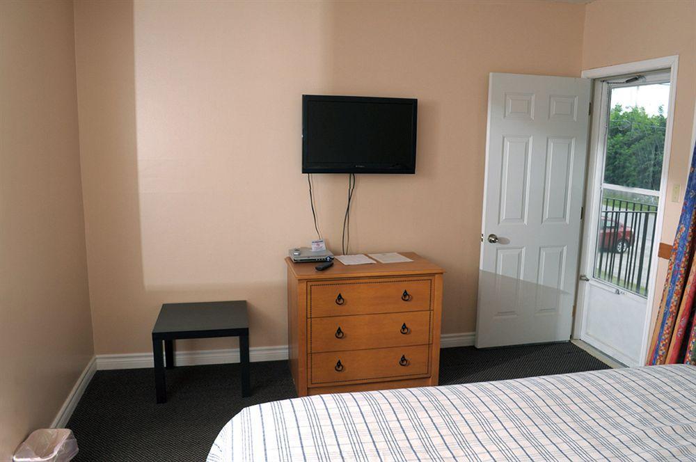 Lakeside Inn Orillia Bagian luar foto