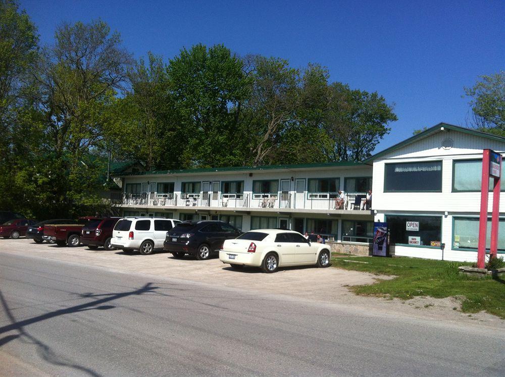 Lakeside Inn Orillia Bagian luar foto