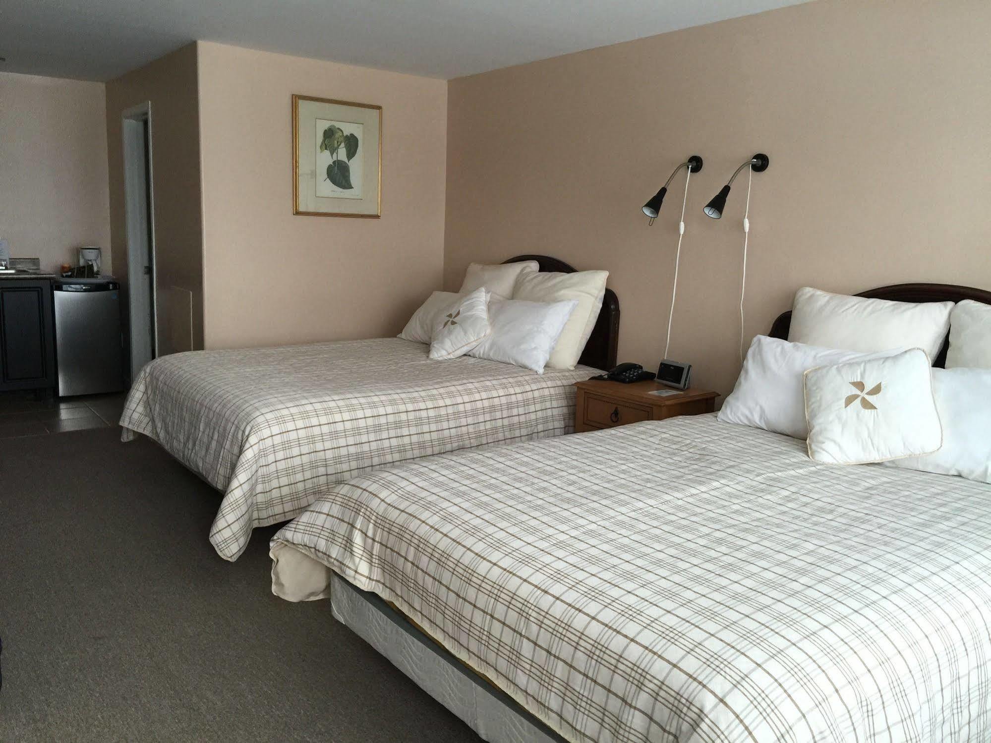 Lakeside Inn Orillia Bagian luar foto