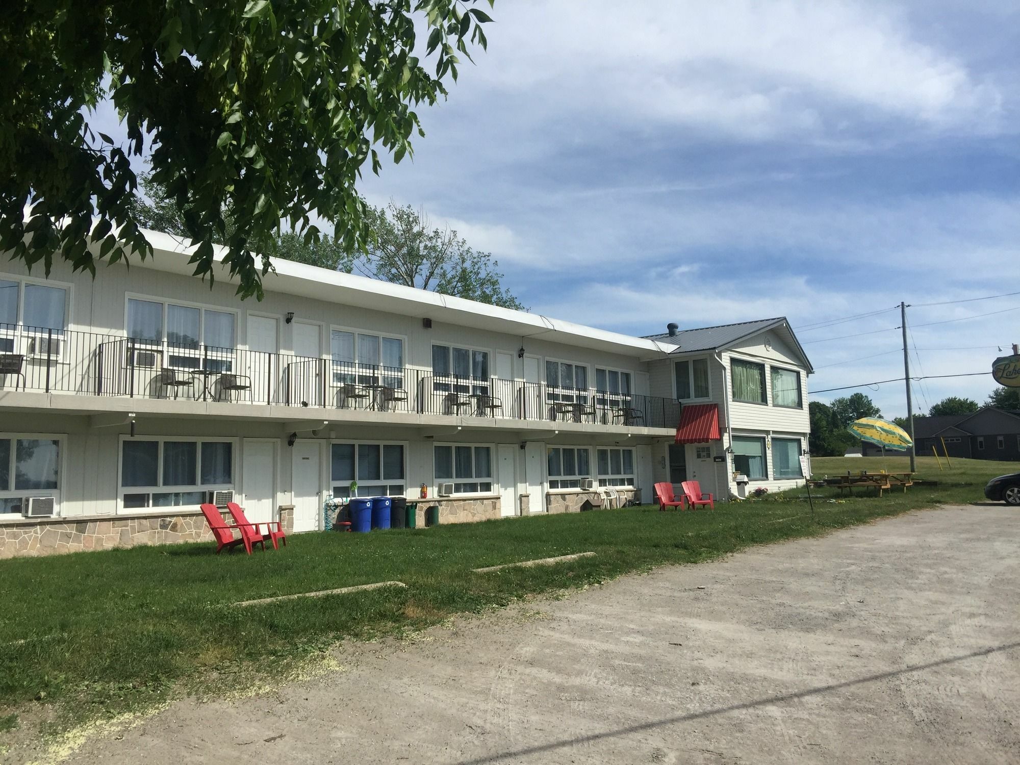 Lakeside Inn Orillia Bagian luar foto